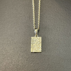 Guld Vedhæng 8 kt hamret plade - inkl. kæde i forgyldt sølv - 213763 -1