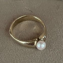 Ring 14 kt rødguld - Banket med Kultuperle 5,5mm og brillant 0,01W/VS 2