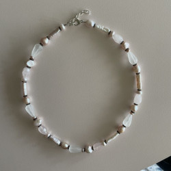 Halskæde med rosa kvarts og ferskvandsperler4