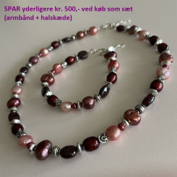 Armbånd med bordeaux-brunlige kvarts, ferskvandsperler og sølvkugler1